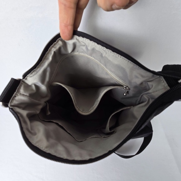 Baggallini Pocket Town Bagg Nylon Crossbody Shoulder Bag Black Cheetah Print - Picture 5 of 10